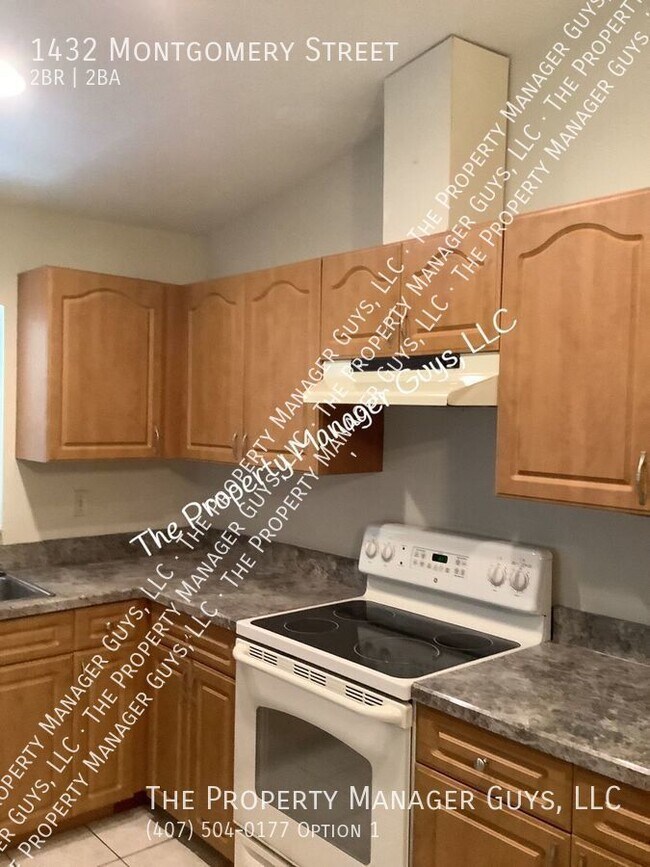 Building Photo - 2/2 Duplex For Rent in Deland for $1,400/mo