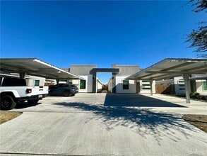 Building Photo - 3309 S Colt Ln