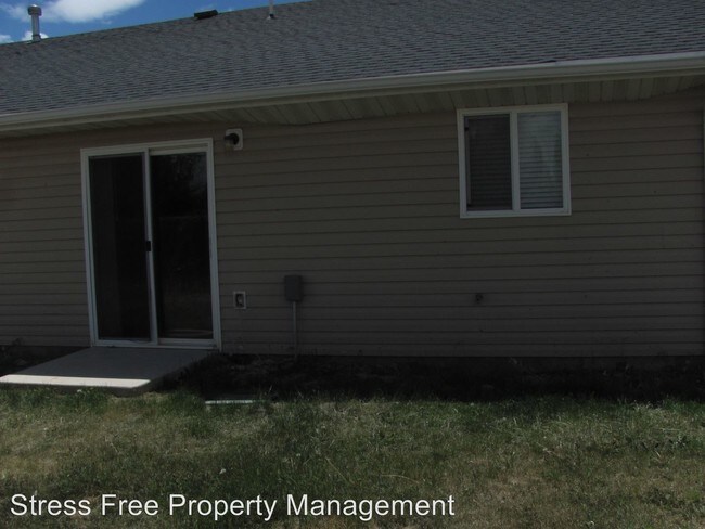 Building Photo - 3 br, 2 bath House - 392 North 4100 West