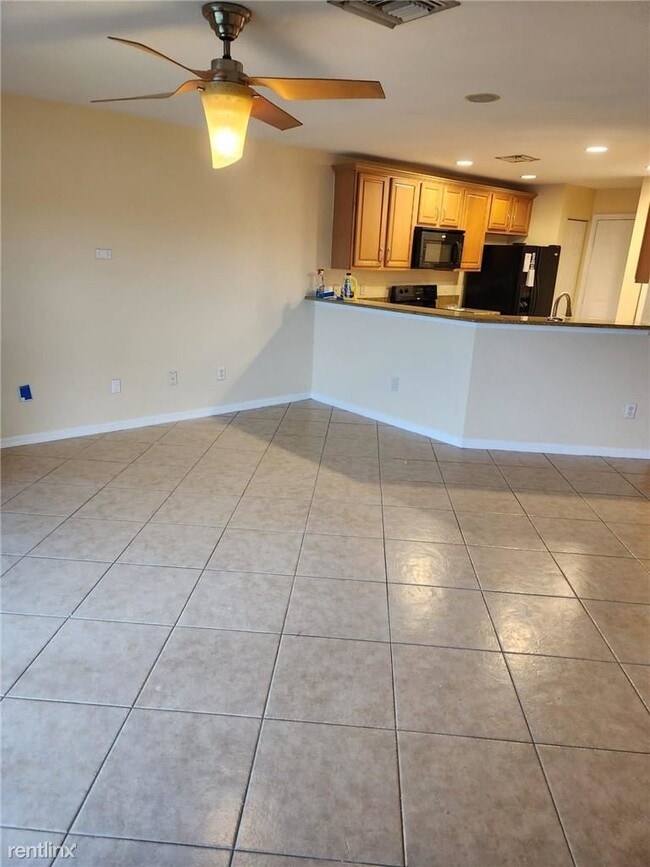 Building Photo - 3 br, 2.5 bath Townhome - 8982 Chambers St