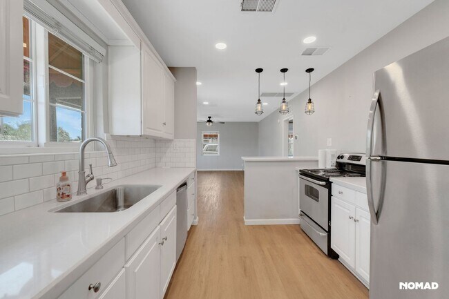 Foto del edificio - Central Phoenix Home + Rare Climate-Contro...