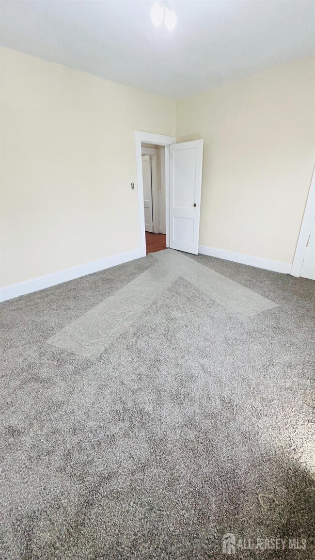 Foto del edificio - 6 Field Rd