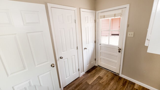 Building Photo - Amazing 4 bedroom house in Houston, TX