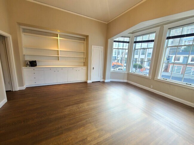 Building Photo - 2170 Vallejo St.