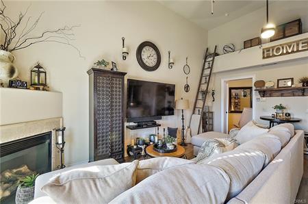 Building Photo - 482 Rockview St