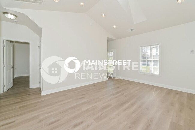 Building Photo - 3 Bedroom Pet-Friendly Home in Corryton, TN with Main Street Renewal