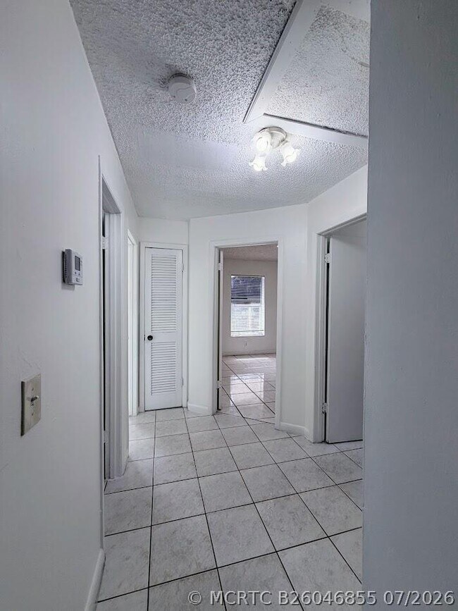 Building Photo - 5899 Mango Rd