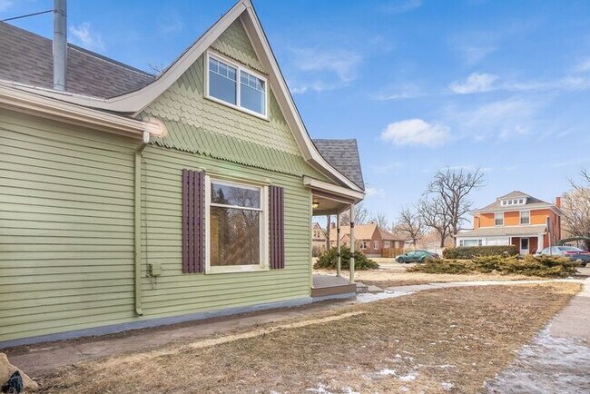 Building Photo - Lovely 3 bedroom 1 Bathroom Home!
