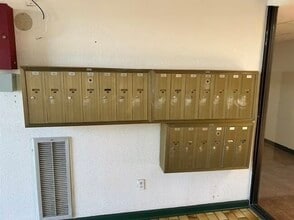 Building Photo - 2830 S Bartell Dr