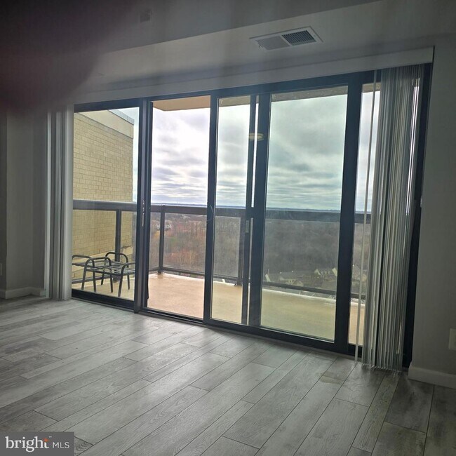 Foto del edificio - 307 Yoakum Pkwy