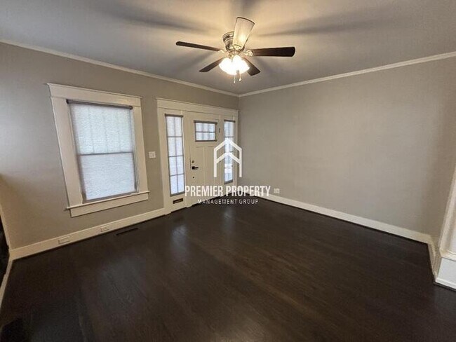 Building Photo - 704 10th Ct S