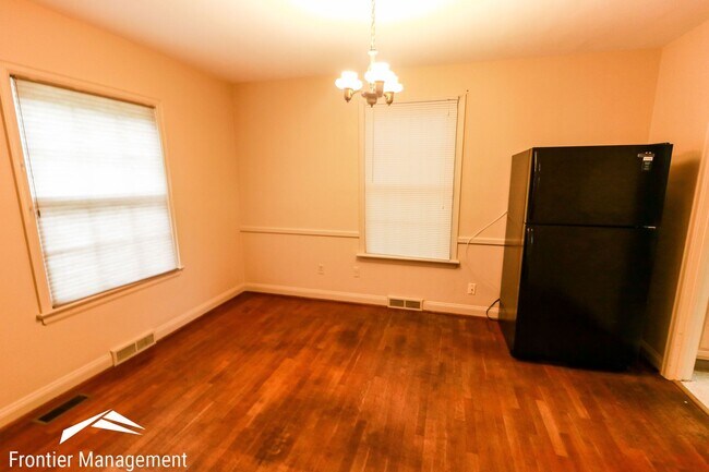Foto del edificio - Awesome 5 Bedroom home near campus and Agg...