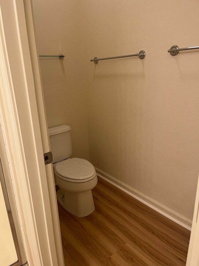 Inodoro del baño principal - 2954 Cardinal Dr
