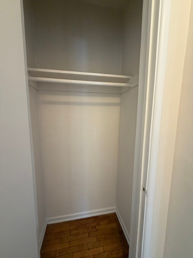 Foto del edificio - 4222 Russell Ave