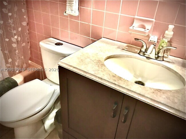 Foto del edificio - 900 SW 11th St