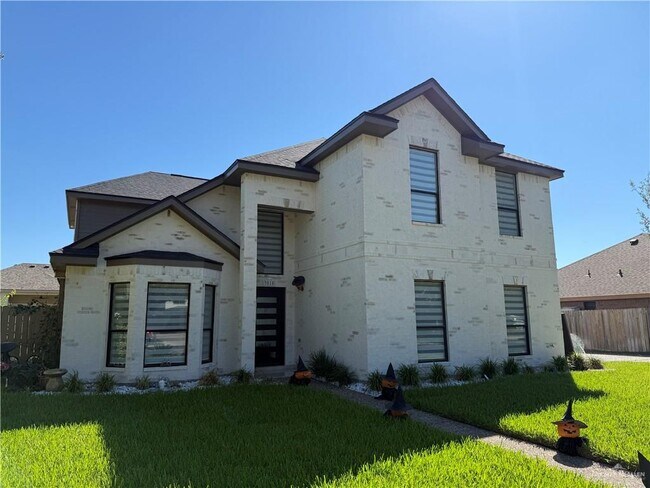 Building Photo - 35 Wisteria Dr