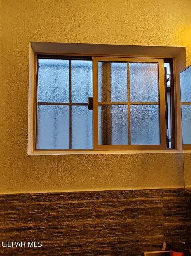 Building Photo - 2705 Jackson Ave