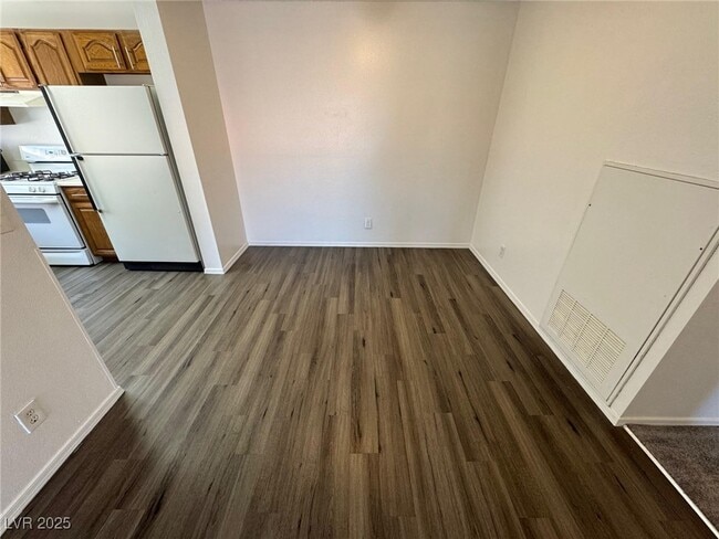 Building Photo - 1375 E Hacienda Ave