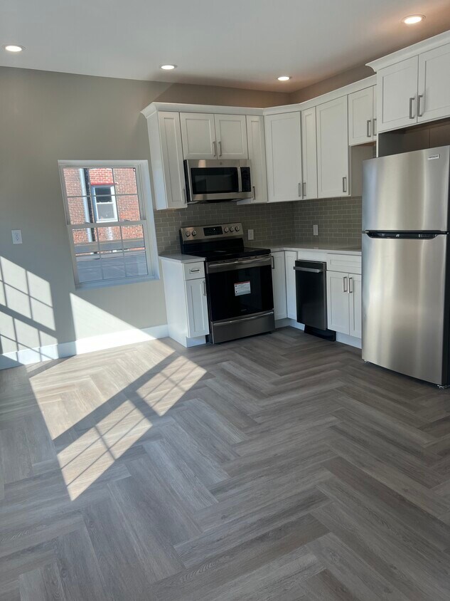 Primary Photo - 134 Millbury St