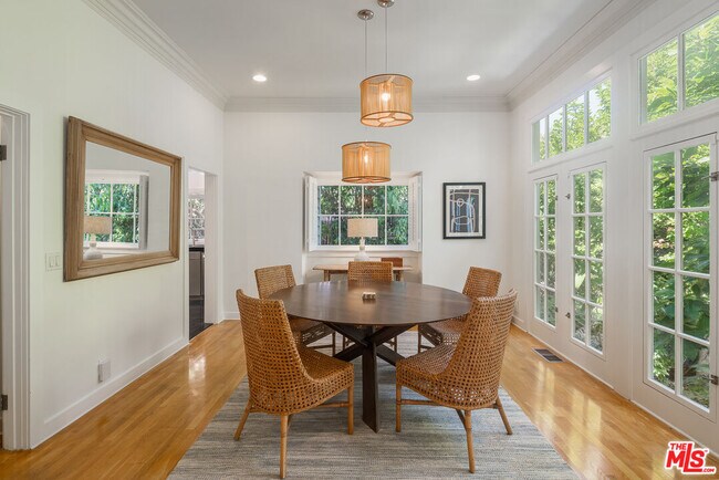 Foto del edificio - 1401 N Beverly Dr