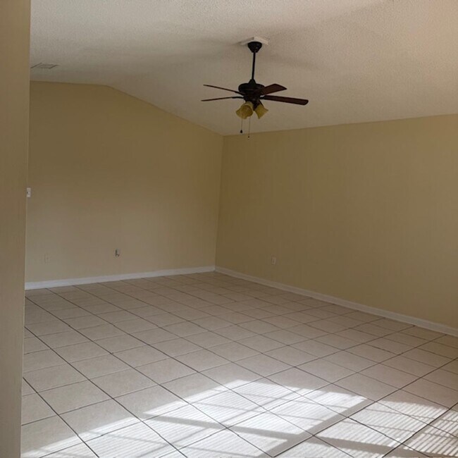 Foto del edificio - 3 Bedroom 2 Bath House