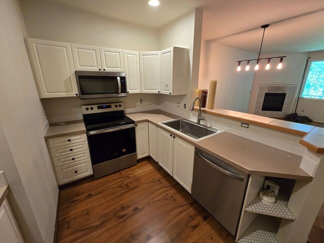 Building Photo - Cozy 2bd condo in Everett