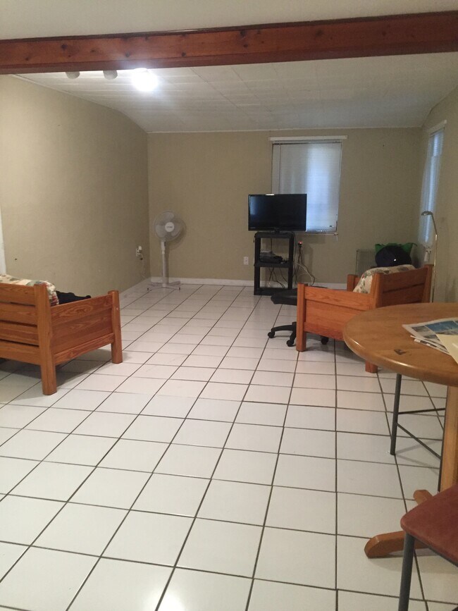 Building Photo - 27281 Rio Vista Cir