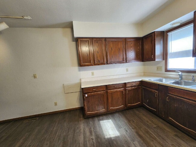 Foto del edificio - 2 Bedroom Lower with Garage