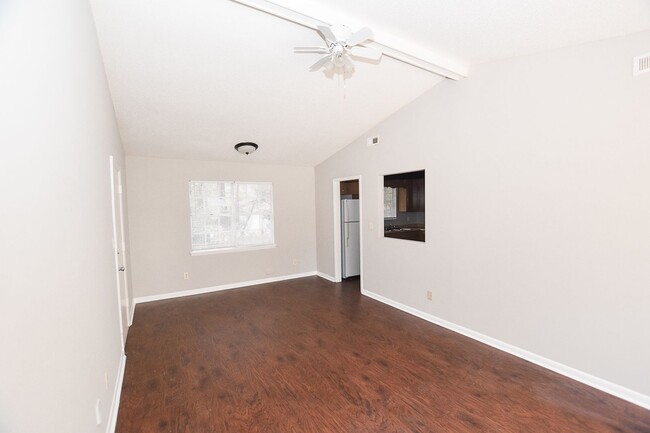 Foto del edificio - Single Family Home 3BR / 1BA