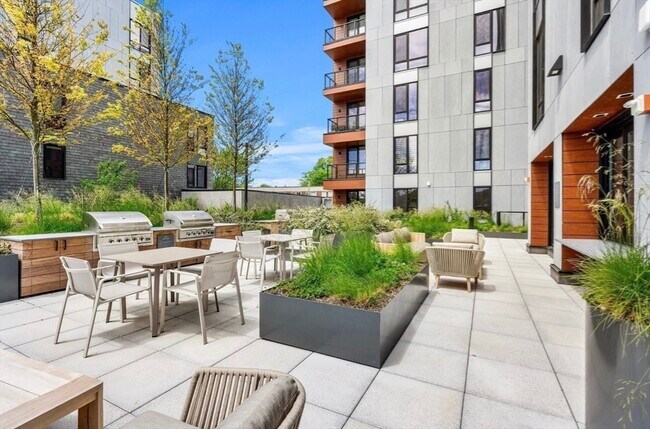 Building Photo - 1515 Commonwealth Ave