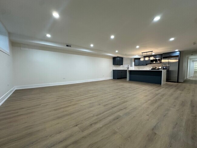 Foto del edificio - 4338 N Clarendon Ave