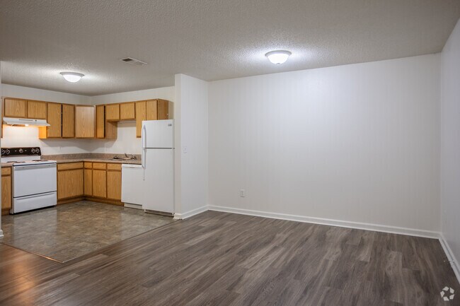 3 habitaciones, 2 baños - 1125 pies cuadrados - Área de comedor - Providence Place