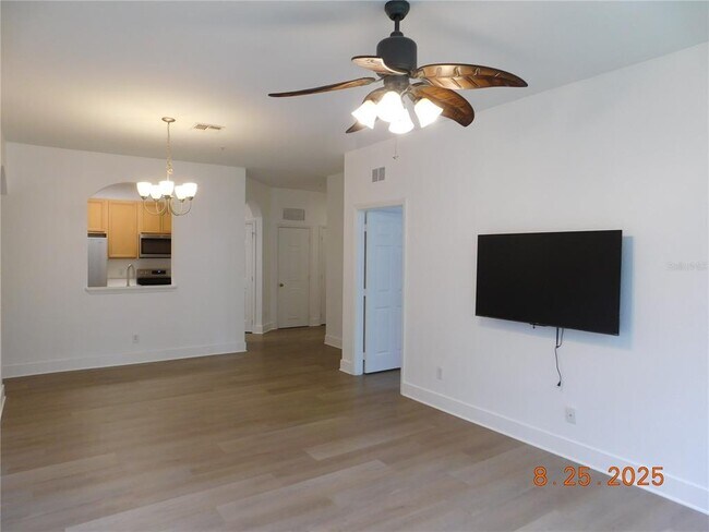 Foto del edificio - 6100 Stevenson Dr