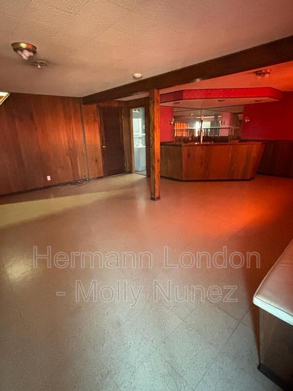 Building Photo - 2606 Eltarose Dr