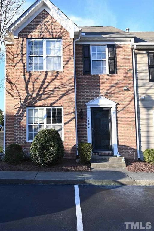 Bright and spacious end-unit townhouse - 3403 Baton Rd