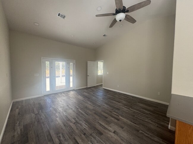 Building Photo - 1565 Shiloh Pl
