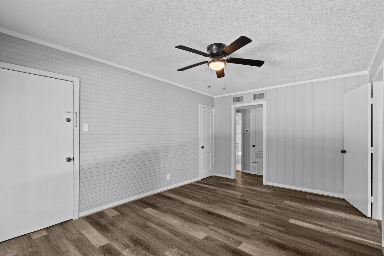 Foto principal - 2324 Cedar Dr