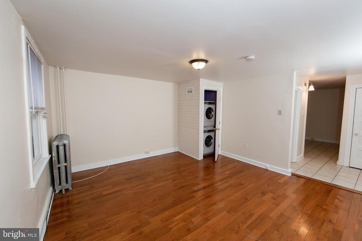 Foto principal - 344 W Gay St
