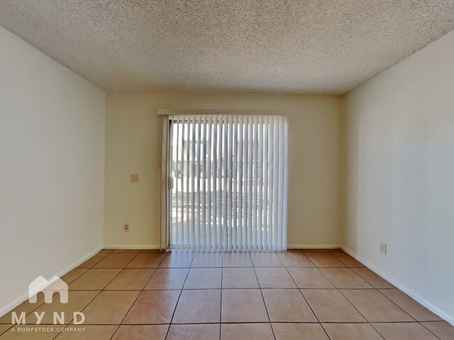 Building Photo - 2828 E Tierra Buena Ln