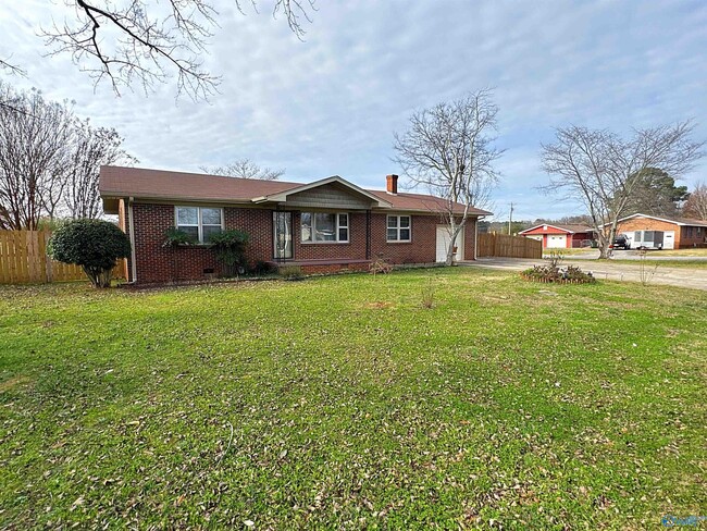 Building Photo - 1409 N Houston St