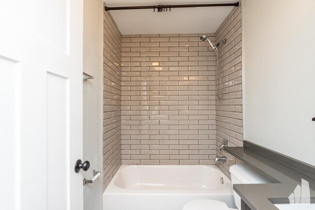 Foto del edificio - 0 bedroom in Highland Park IL 60035