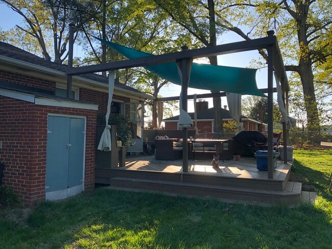 Building Photo - 6241 Forest Hill Ave