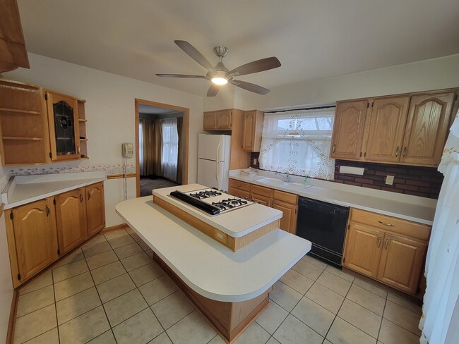 Building Photo - 5836 S Sayre Ave
