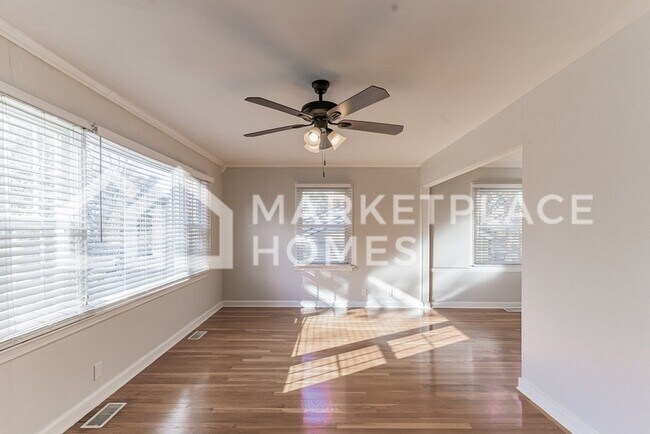 Building Photo - 1213 Ashford Dr