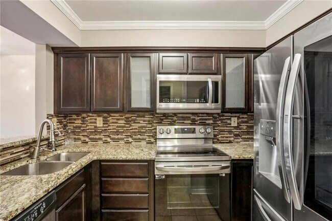 Foto del edificio - 2870 Pharr Ct S Northwest