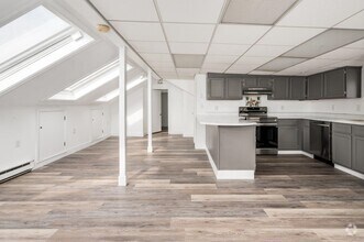 Building Photo - 19 Weeks Ln