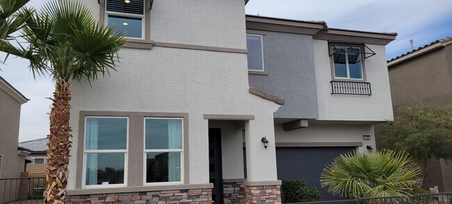 Building Photo - 5425 Desert Mirage St