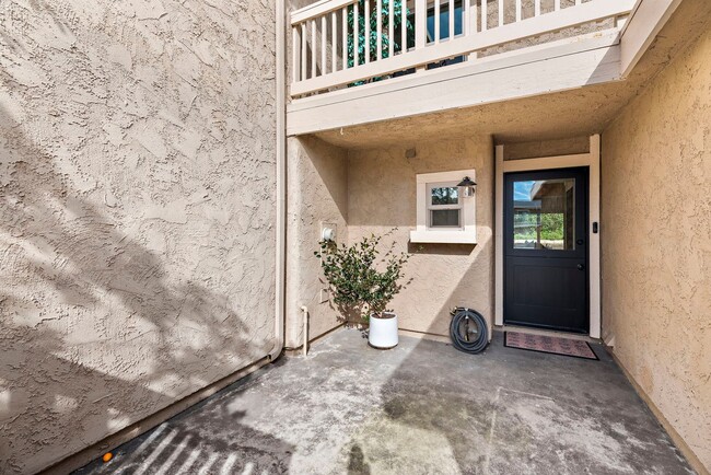 Building Photo - 169 Avenida Adobe