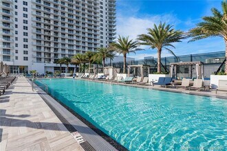Building Photo - 4010 S Ocean Dr