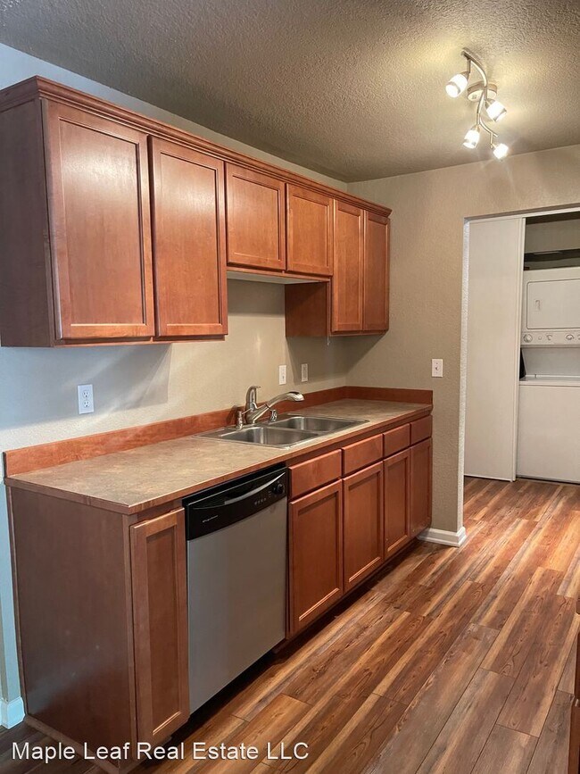 Building Photo - 1 br, 1 bath House - 750 N 143rd St, Unit 119